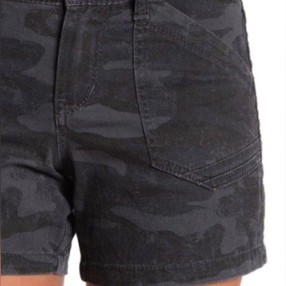 Supplies by Union Bay Gray Camo Shorts - Picture 1 of 4